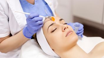 Зачем делать пилинг кожи лица? Зачем делать пилинг кожи лица?