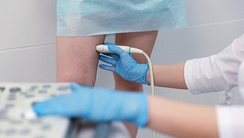 «Варикоз – не болезнь возраста». Интервью с флебологом о том, почему нельзя откладывать лечение вен «Варикоз – не болезнь возраста». Интервью с флебологом о том, почему нельзя откладывать лечение вен